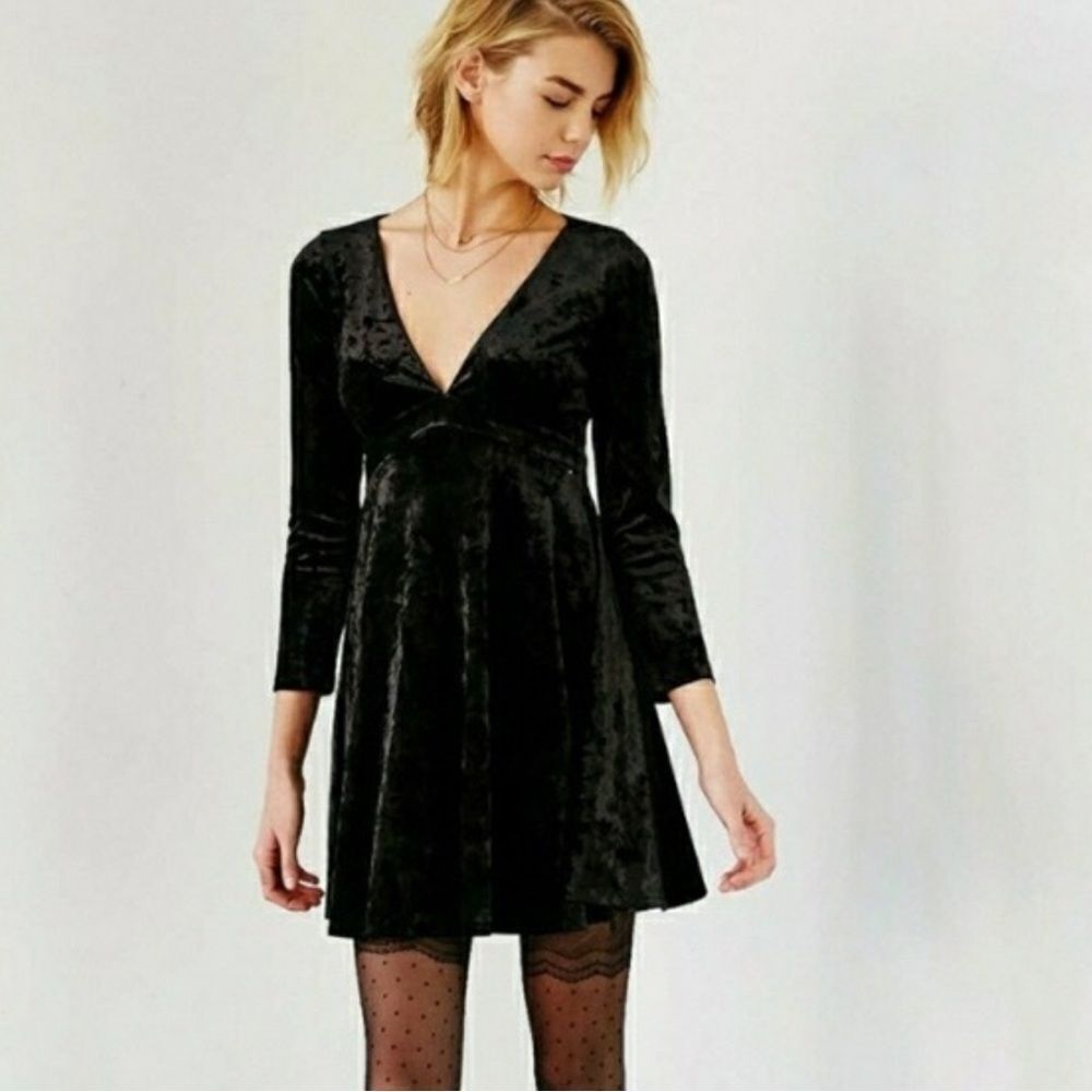 Anthropologie Black Velvet Long-Sleeve V-Neck Mini Dress
